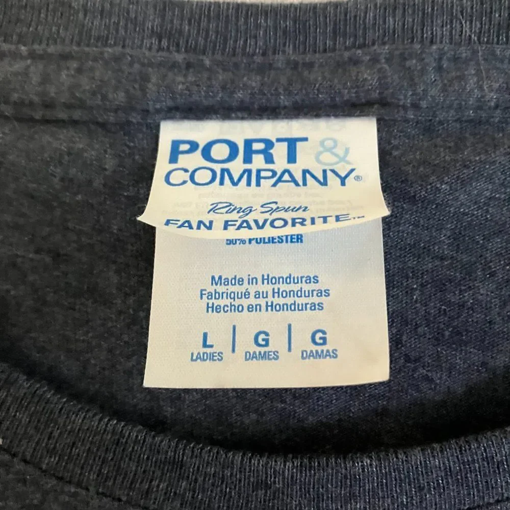 "The Queen has Retired" Short Sleeve T-Shirt Size L - Picture 2 of 2